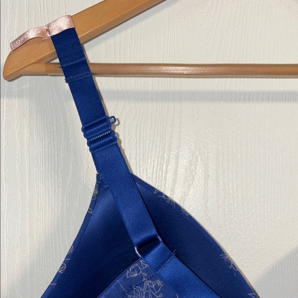 Ambrielle Navy Floral Bra - Picture 7 of 9